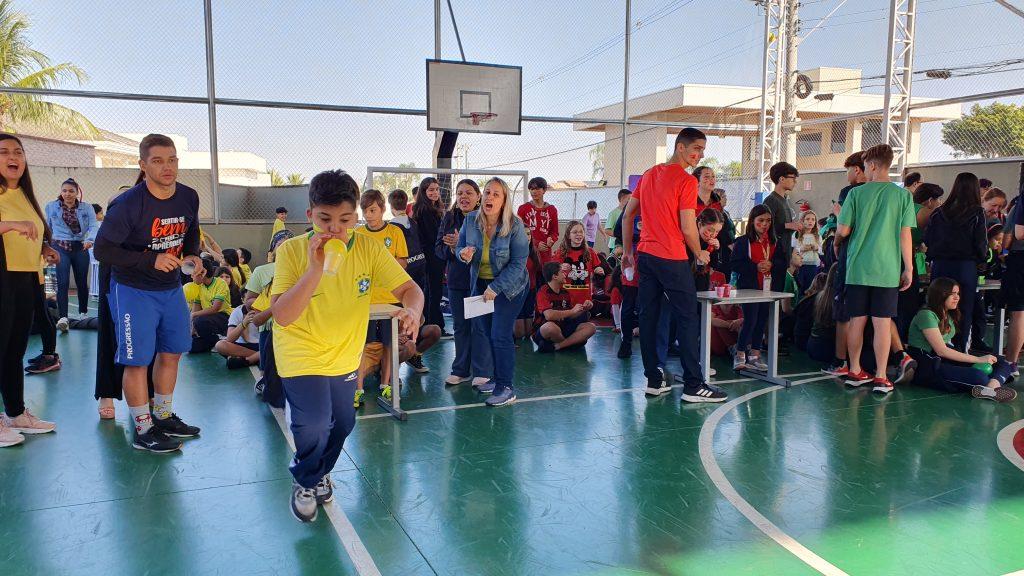 Os alunos do Colégio Progressão se juntaram em uma gincana incrível, arrecadando alimentos e participando de provas divertidas.